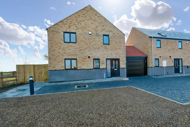 Manor Farm, Wennington, PE28, photo 1
