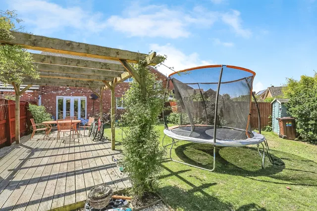 Roeburn Way, Spalding, PE11, photo 2
