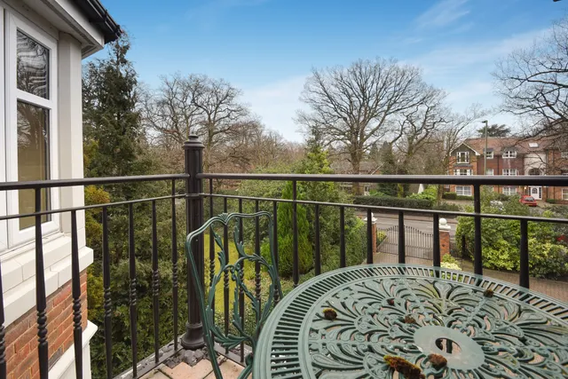 Photo 2 — Old Woking Road, West Byfleet, KT14