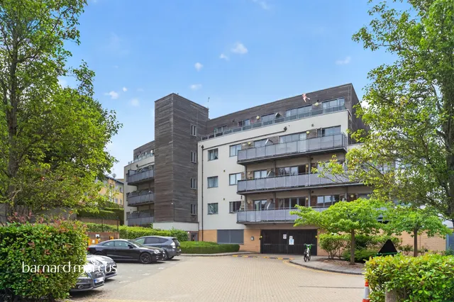 Lapis Close, London, photo 1