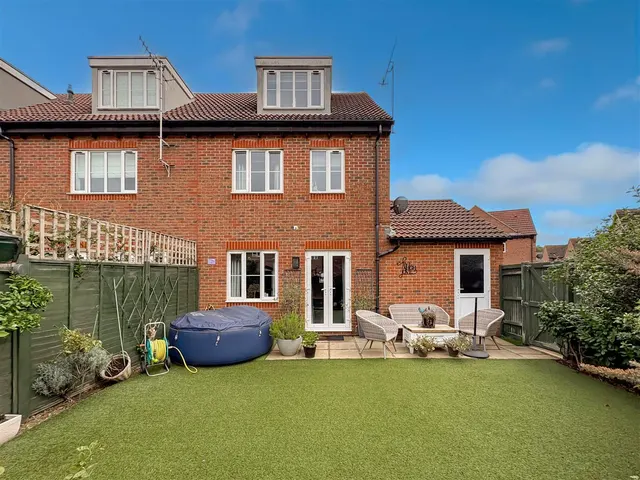 Watersmead Drive, Littlehampton, photo 2