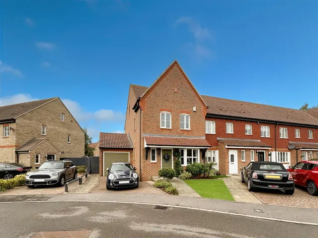Watersmead Drive, Littlehampton, photo 1
