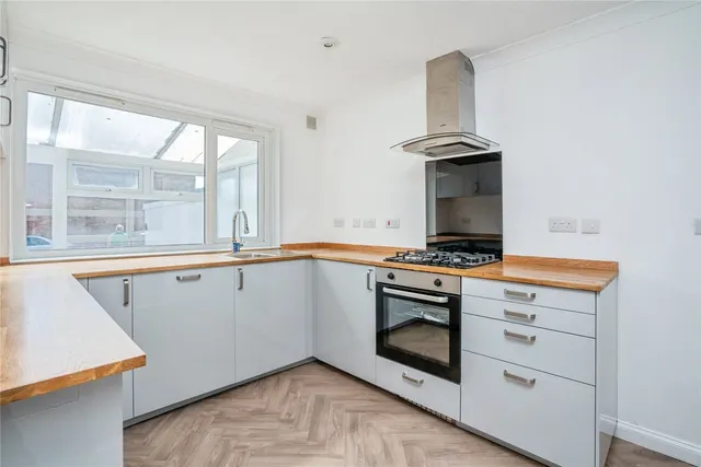 Woolston Road, Havant, PO9, photo 2