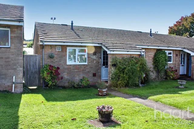 Powell Close, Guildford, GU2, photo 1