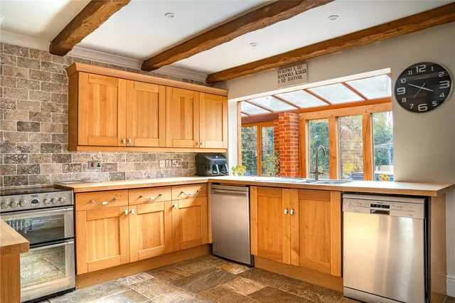 Photo 2 — Chapel Drive, Beech Hill, Reading, Berkshire, RG7 2BH