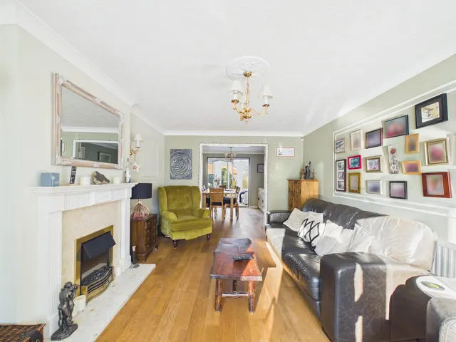 Falcon Close, Leicester, LE3, photo 2