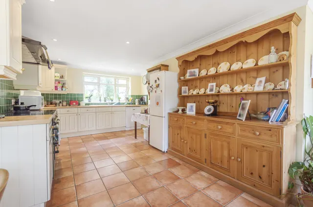 Gascoigne Lane, Ropley, SO24, photo 3
