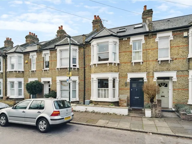 Buxton Road, London, SW14, photo 1