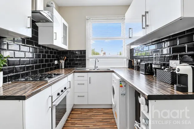 Silverdale Avenue, Westcliff-On-Sea, SS0, photo 2
