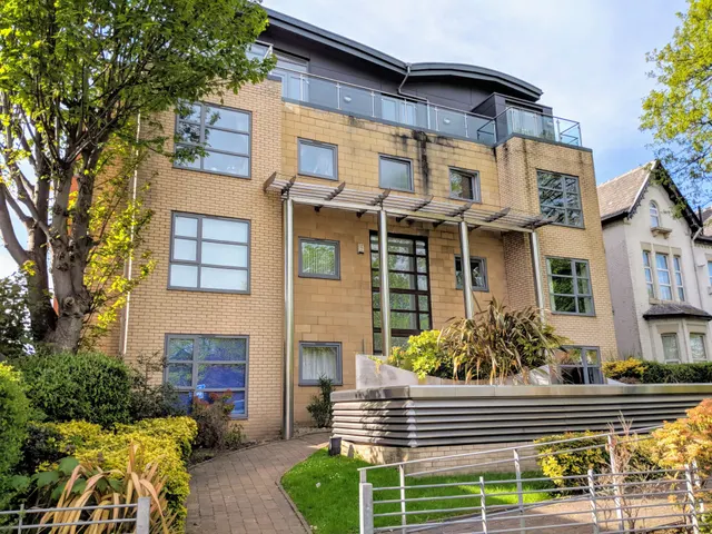 Wilmslow Road, Withington, M20, photo 1