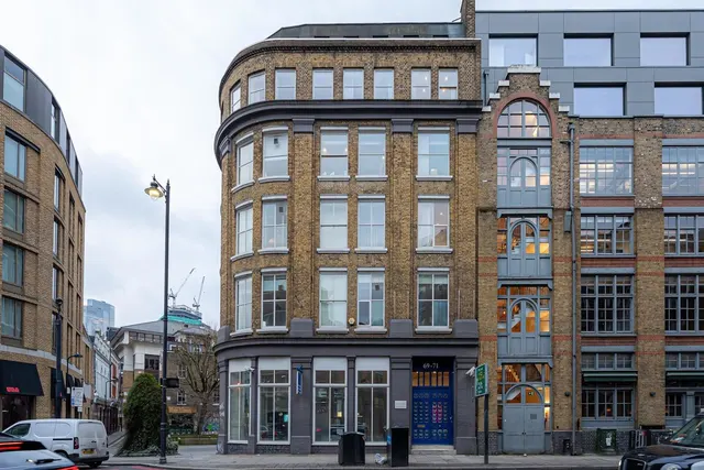 commercial — Prime Shoreditch Ec2 Showroom With Excellent Frontage