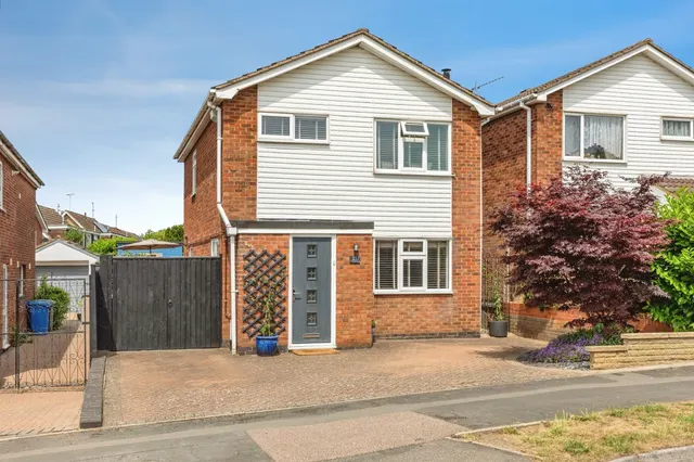 St. Johns Road, Kettering, photo 1