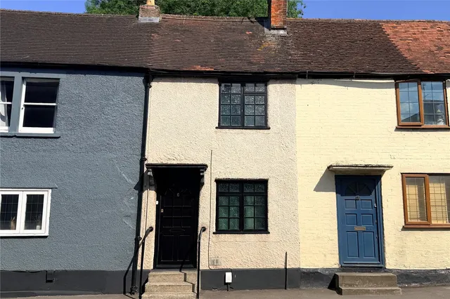 Westbury, photo 1