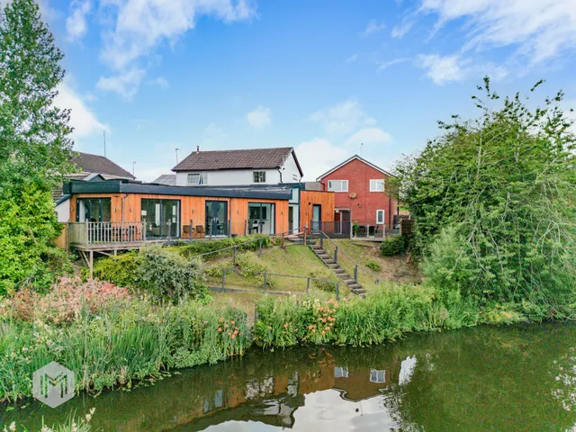 Secret Garden, Hopefold Drive, Worsley, Manchester, M28 3PW, photo 1