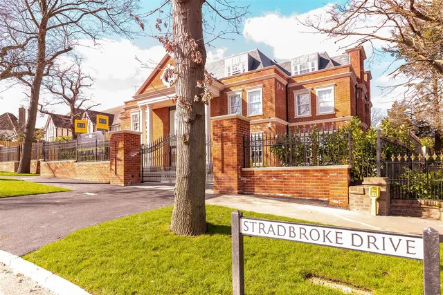Photo 2 — Tamara Court, Stradbroke Drive, Chigwell