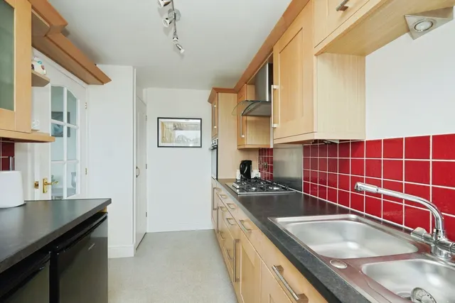 Photo 2 — Collingwood Rise, Folkestone, Kent, CT20