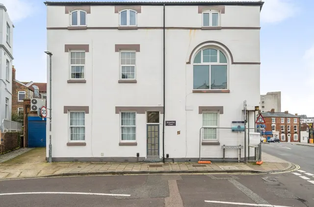 Clarendon Road, Southsea, PO5, photo 1