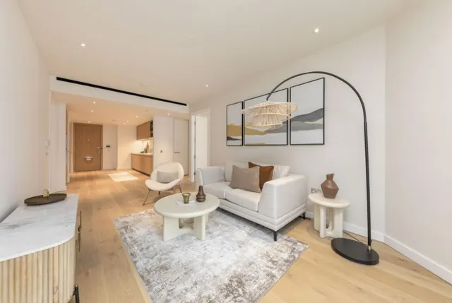 Photo 2 — Wilshire House, London, SW11