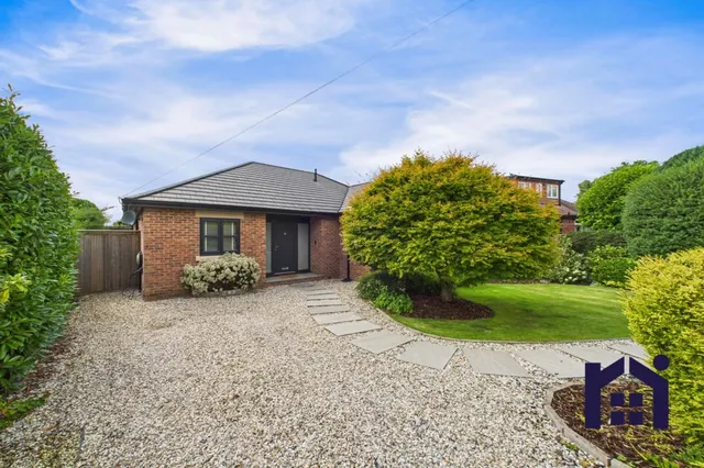 Meadowbank Woodhart Lane, Eccleston, Chorley, PR7 5TB, photo 1