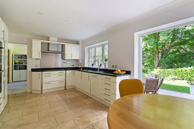 Foxhill Close, High Wycombe, HP13, photo 3