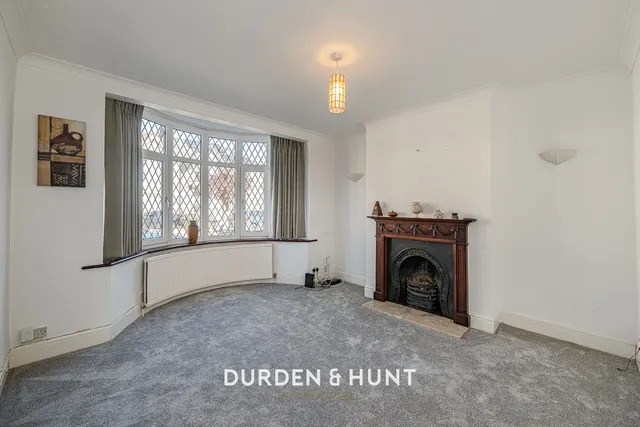 Chudleigh Crescent, Seven Kings, IG3, photo 2