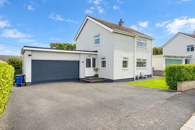 Craig Y Don, Benllech, LL74, photo 1
