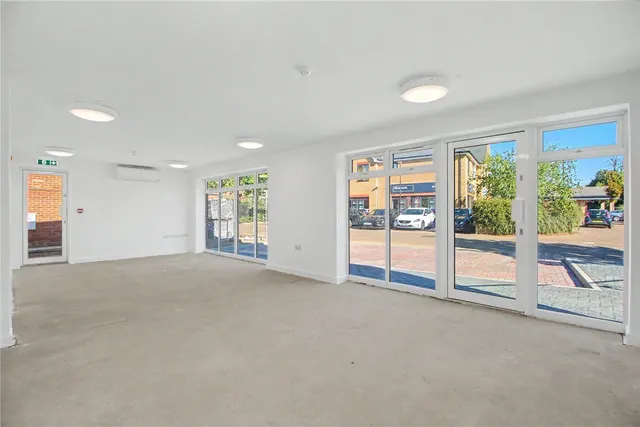 Oak Court, Poringland, NR14, photo 2