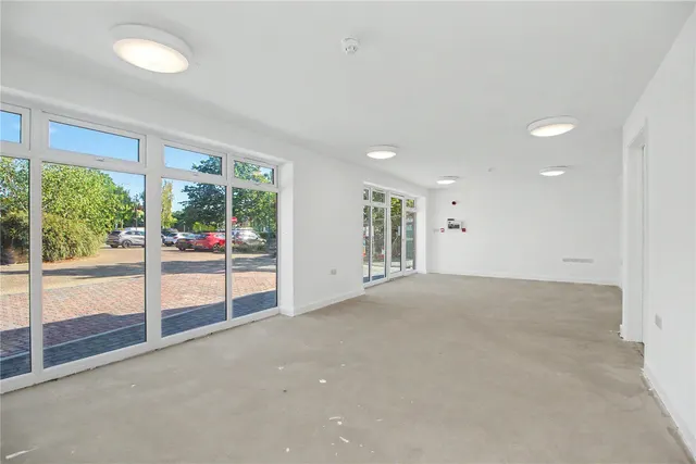Oak Court, Poringland, NR14, photo 3