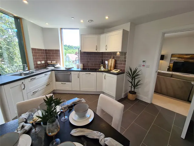 Brighton Road, Purley, CR8, photo 2