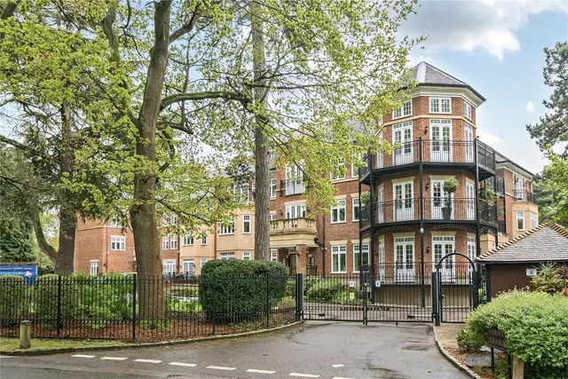 Photo 3 — Worsley Grange, Kemnal Road, Chislehurst, BR7