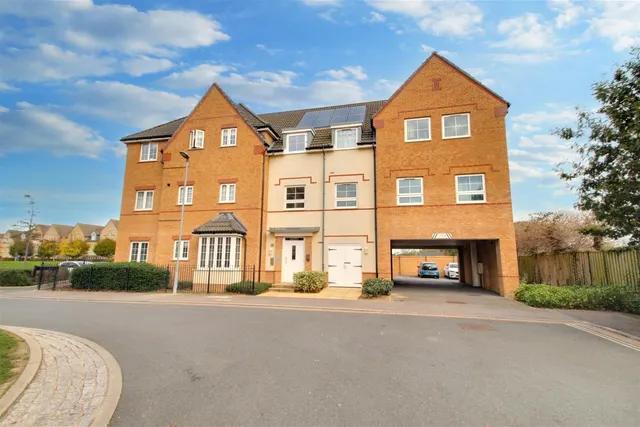 34 Cambrian Way, Worthing, photo 1
