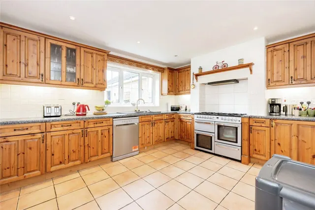 Photo 2 — The Glebe, Clapham, Bedford, Bedfordshire, MK41