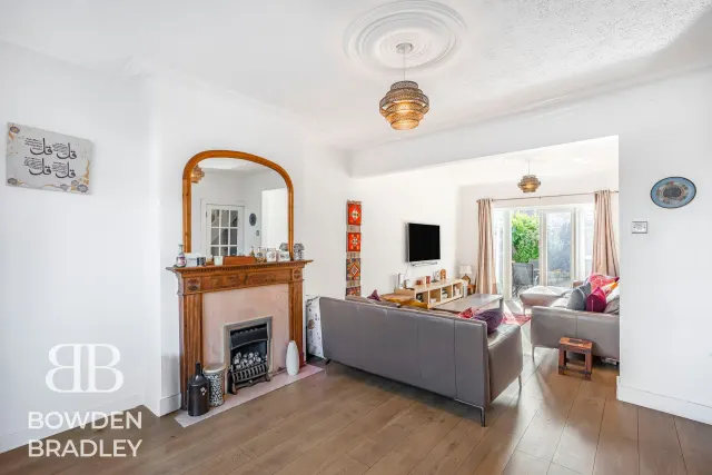 Edith Road, Chadwell Heath, RM6, photo 3