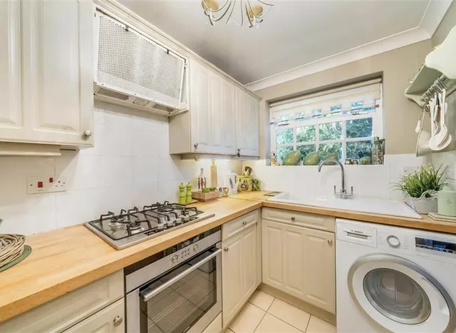 White Heron Mews, Teddington, TW11, photo 3