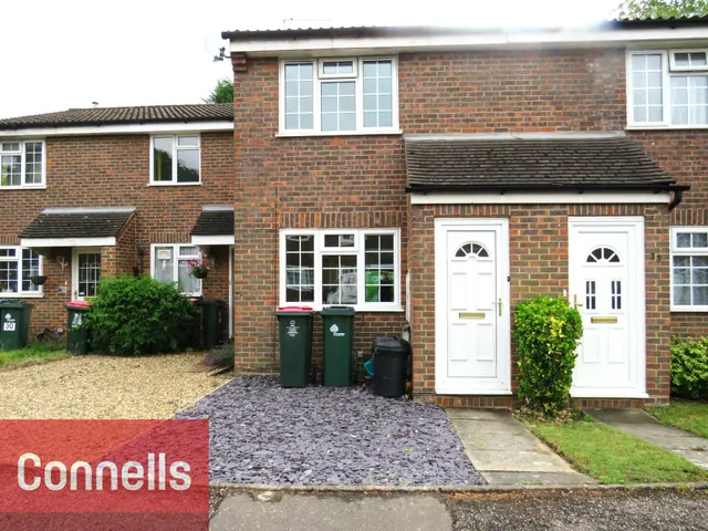 Burbeach Close, Bewbush, Crawley, photo 1