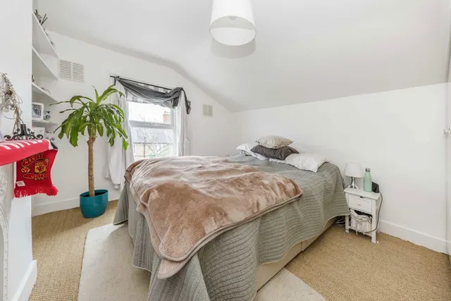 Lucien Road, SW17, photo 3
