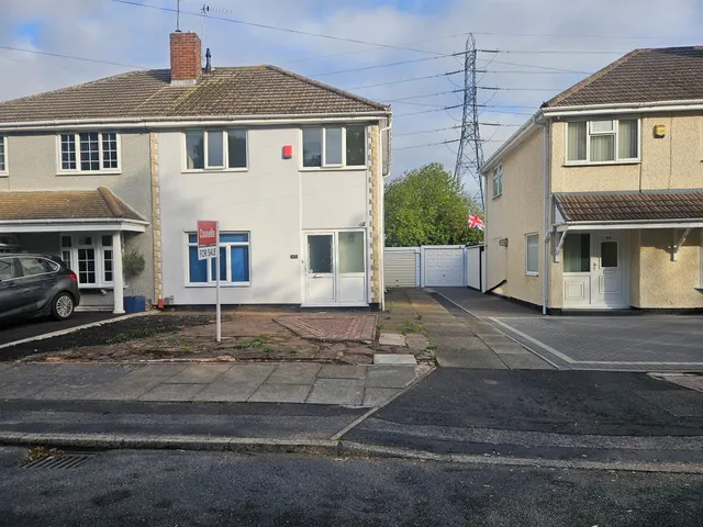 Surrey Crescent, West Bromwich, B71, photo 1