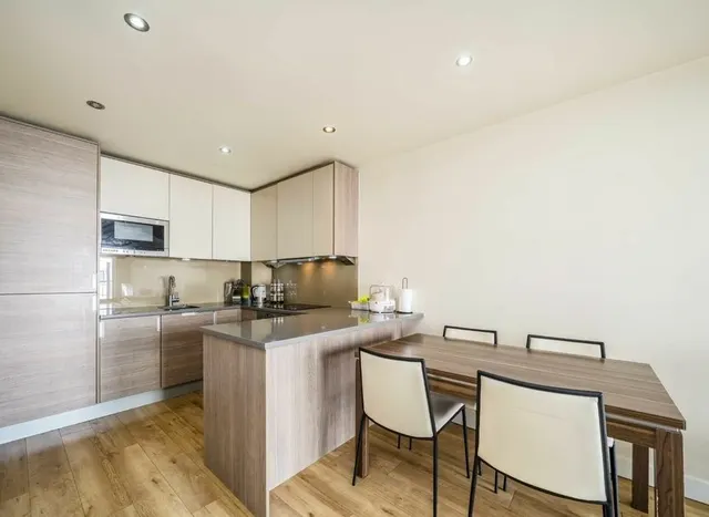 Aerodrome Road, Colindale, NW9, photo 2