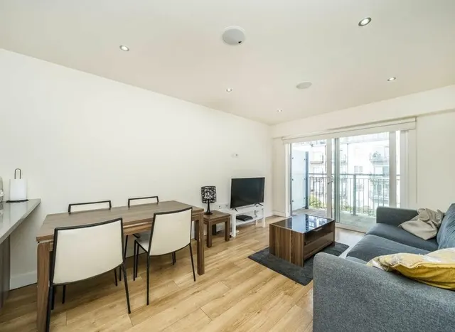 Aerodrome Road, Colindale, NW9, photo 3