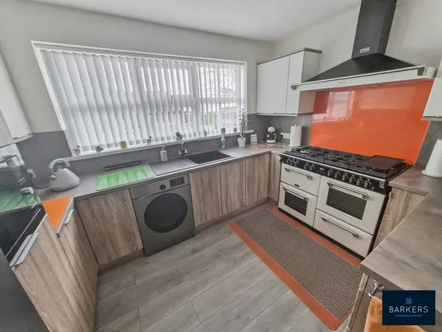 Photo 2 — Goose Hill, Heckmondwike WF16 9EE
