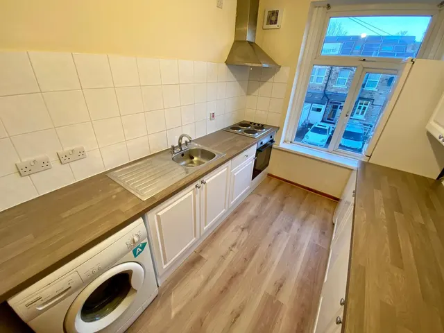Alexandra Road, Shipley, BD18, photo 3