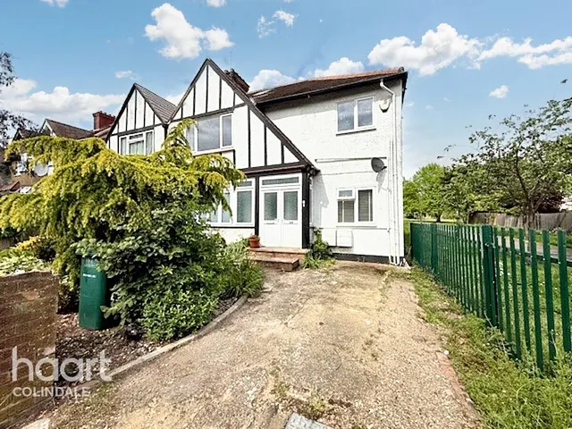 Edgware Way, HA8, photo 1