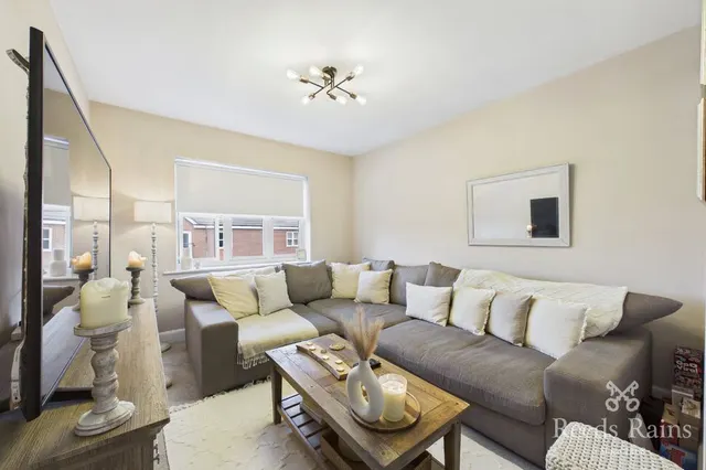 Scampston Drive, East Ardsley, West Yorkshire, WF3, photo 1