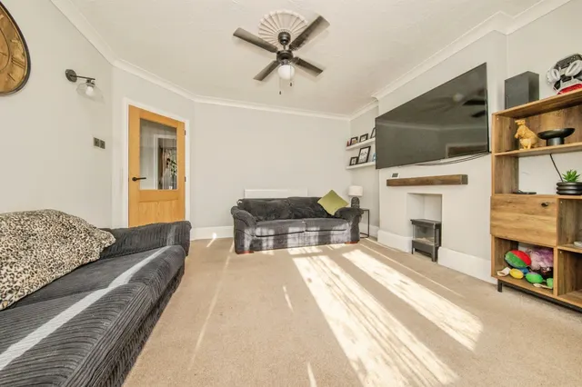 Clapgate Lane, Ipswich, IP3, photo 3