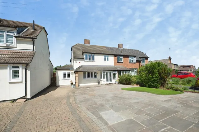 North Road, Romford, RM4, photo 1