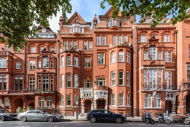 Cadogan Gardens, London, SW3, photo 1