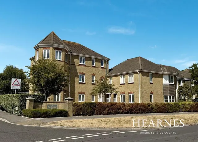 Wareham Court, BH15, photo 1