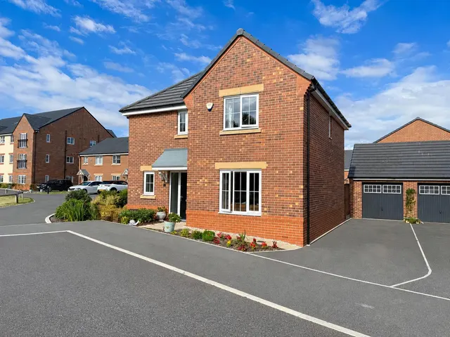Lodge View Crescent, Burscough, L40, photo 1