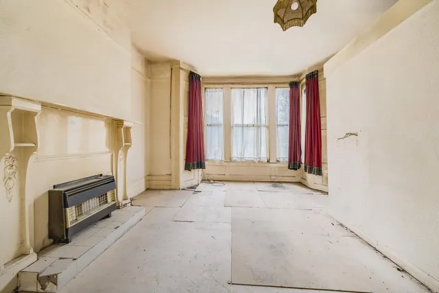 Photo 2 — Endymion Road, Stroud Green, London, N4