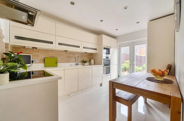 Cambridge Avenue, Burnham, SL1, photo 2